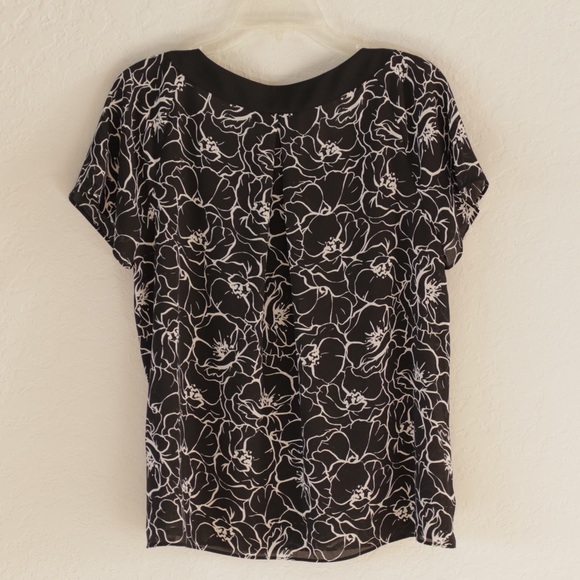 Short sleeve blouse - Picture 2 of 4